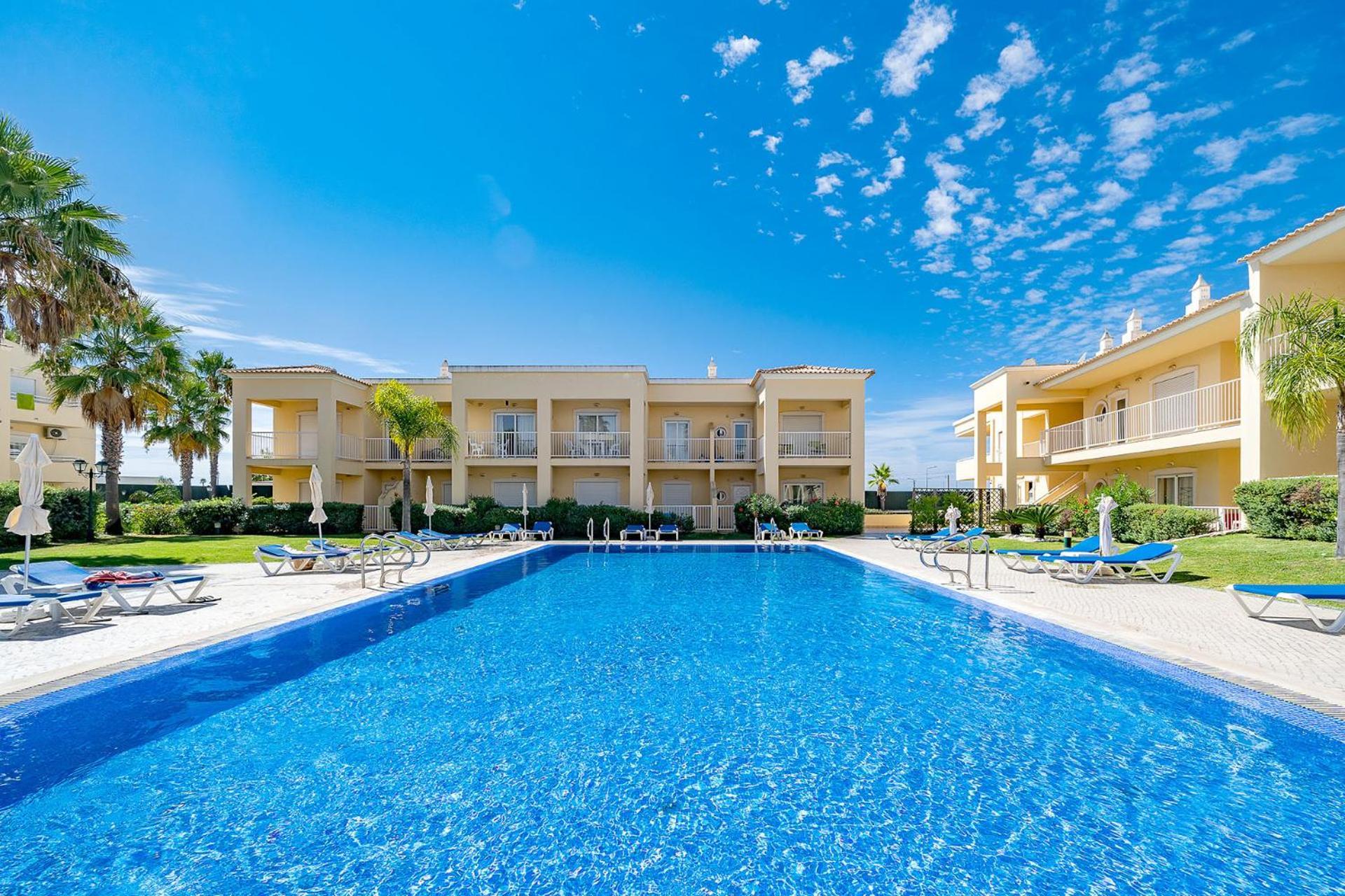 Palm Tree With Pool By Homing Apartment Albufeira