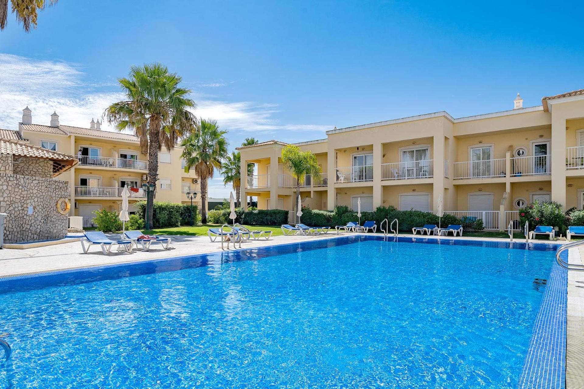 Apartment Palm Tree With Pool By Homing Albufeira