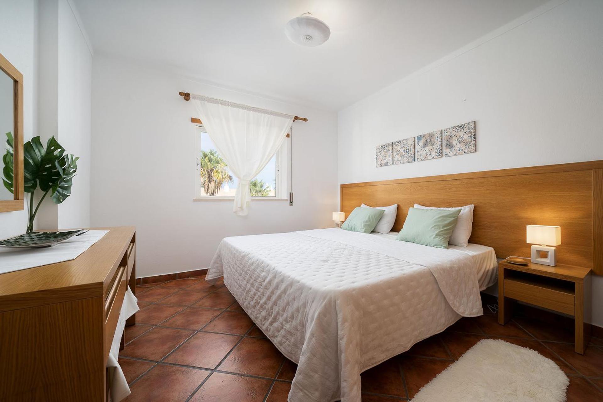 Palm Tree With Pool By Homing Apartamento